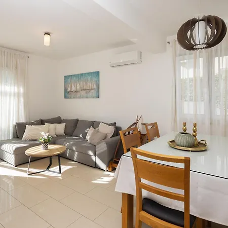 Apartment Olea Podstrana
